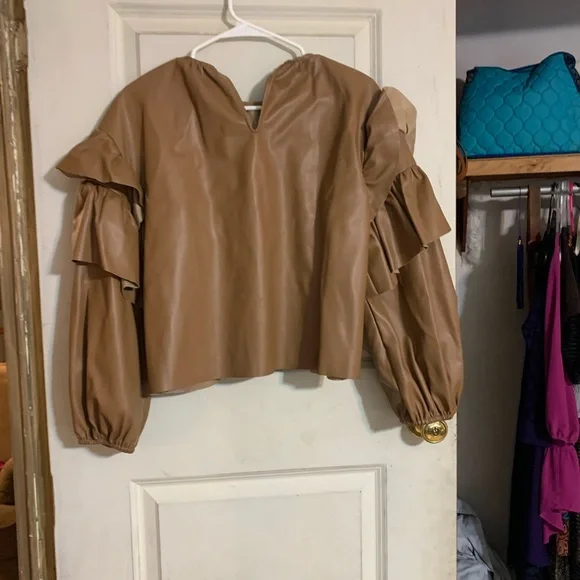 Top - Picture 2 of 3